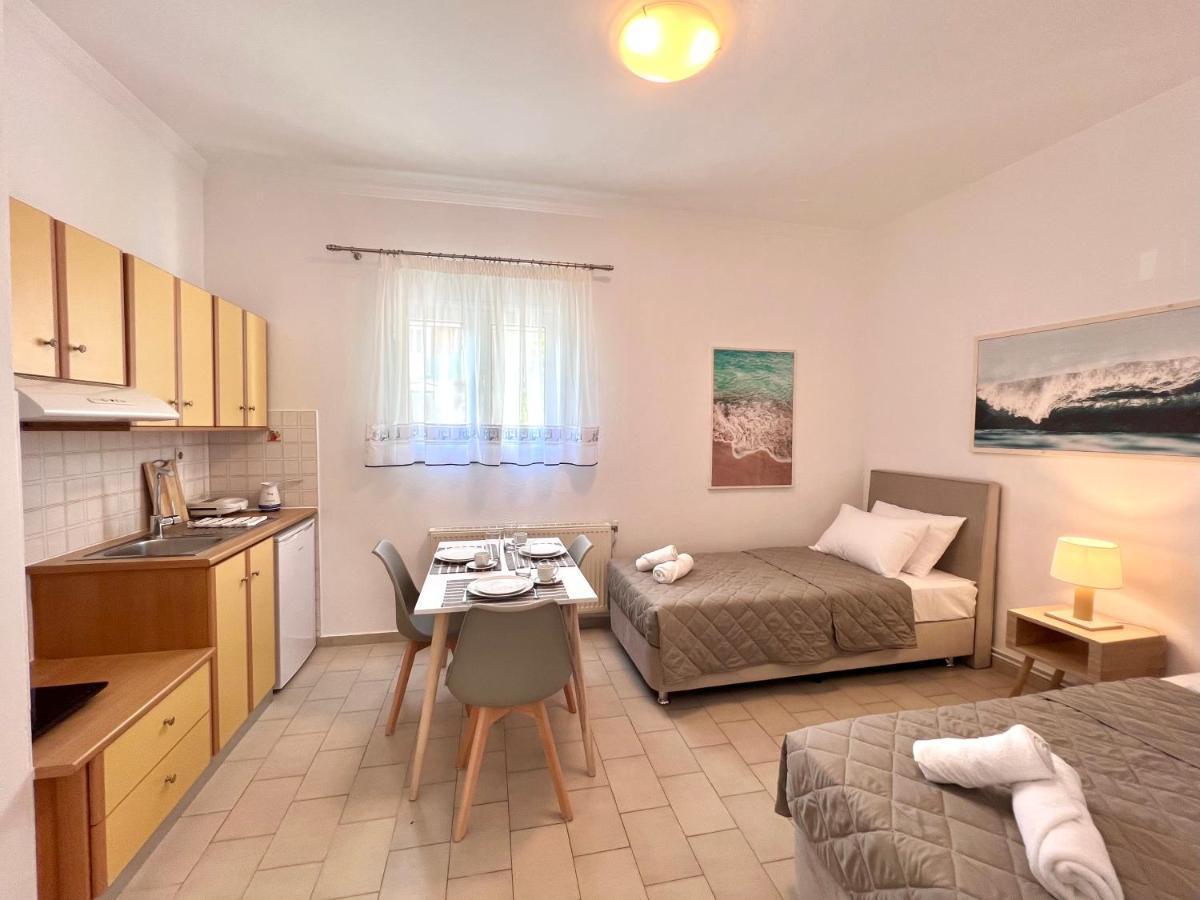 העיירה סקיאתוס Athanasia Apartments מראה חיצוני תמונה